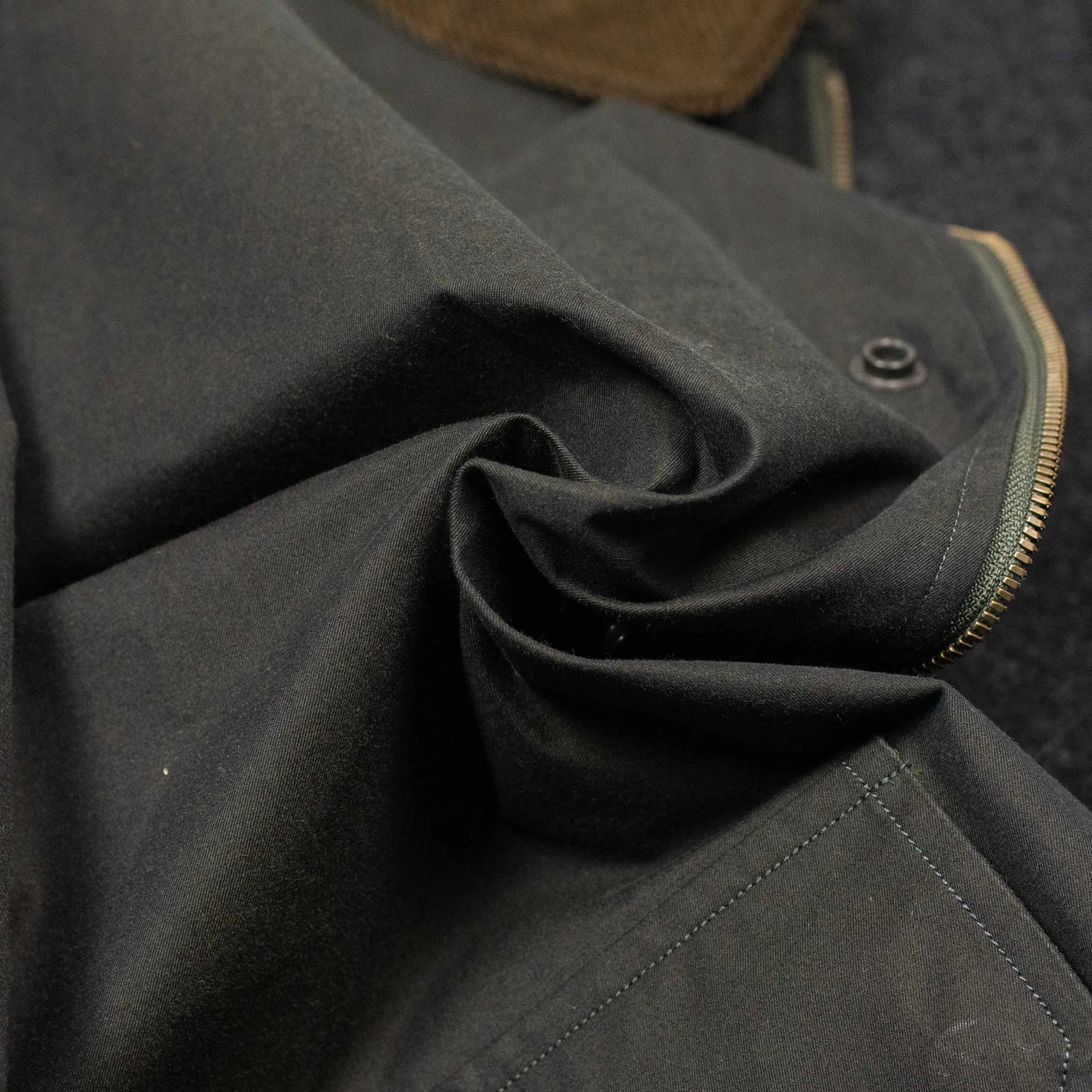 Country jacket in black water repellent cotton gabardine