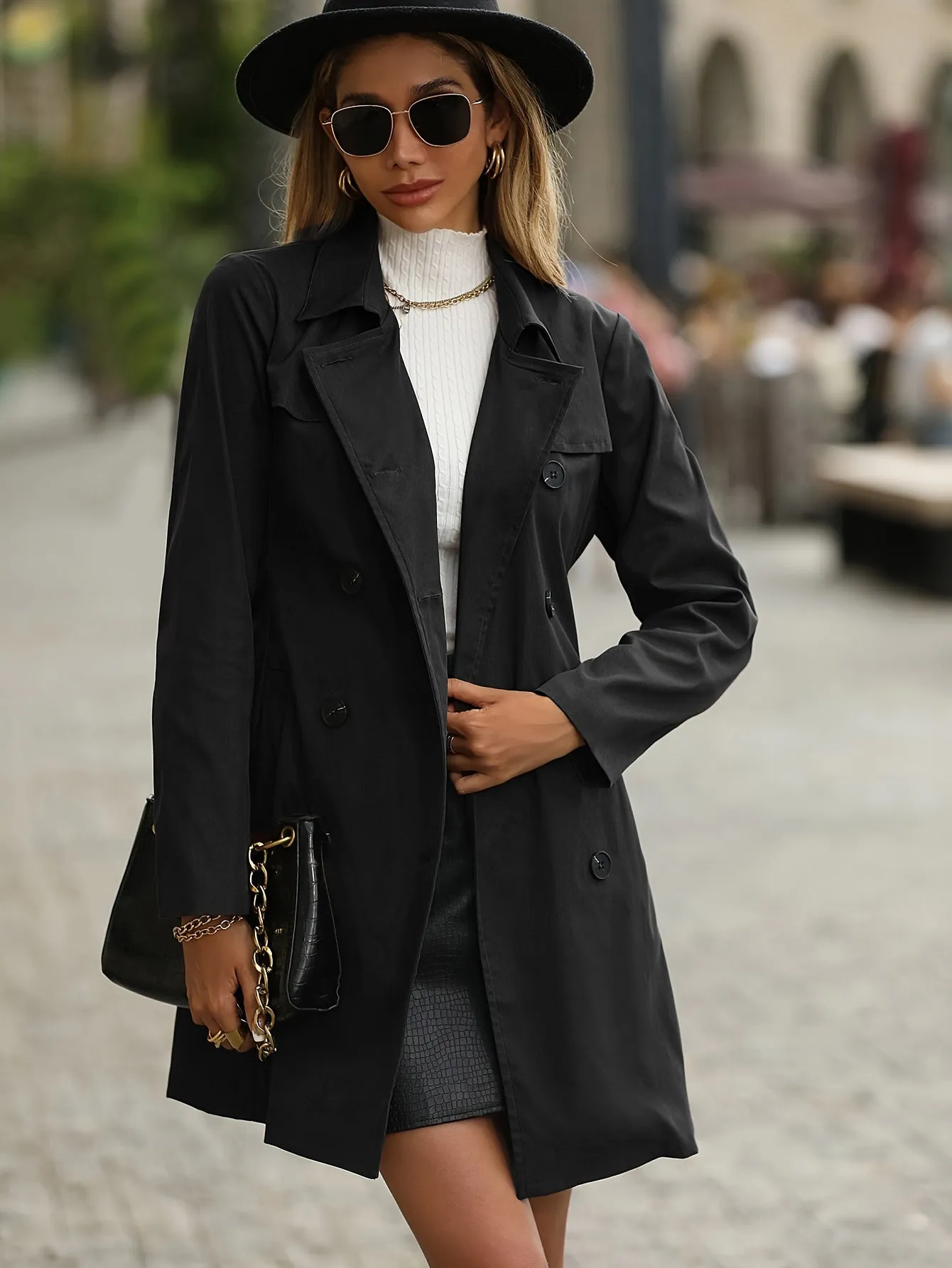 Women's Classic Black Trenchcoat | Ideal for Autumn/Winter